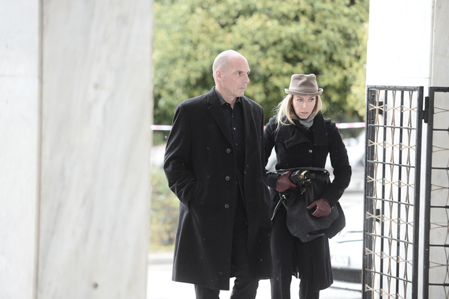 Θάνος Μικρούτσικος: Το τελευταίο αντίο