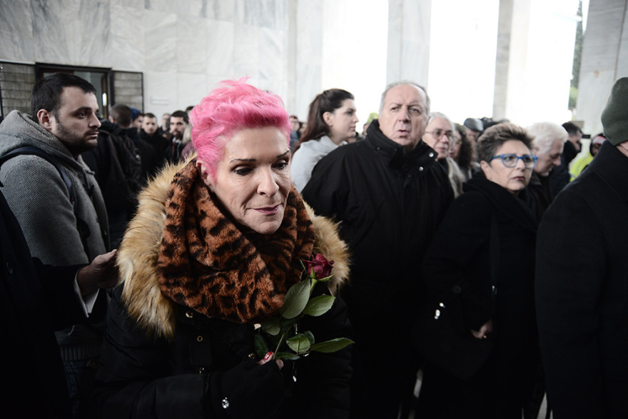 Θάνος Μικρούτσικος: Το τελευταίο αντίο