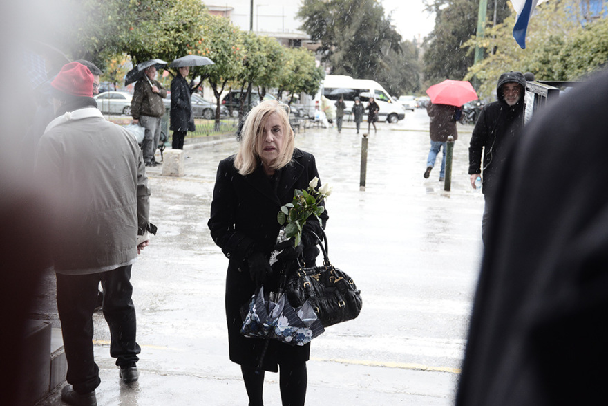 Θάνος Μικρούτσικος: Το τελευταίο αντίο