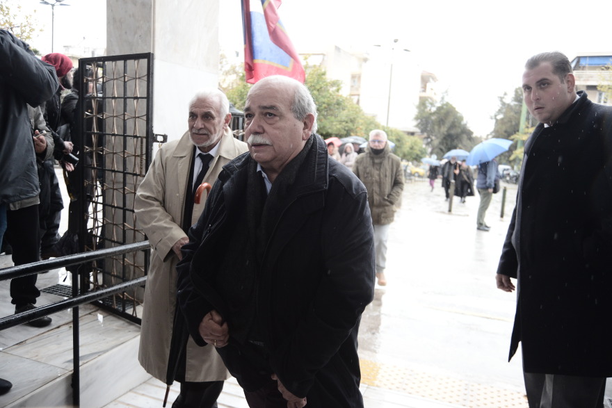 Θάνος Μικρούτσικος: Το τελευταίο αντίο