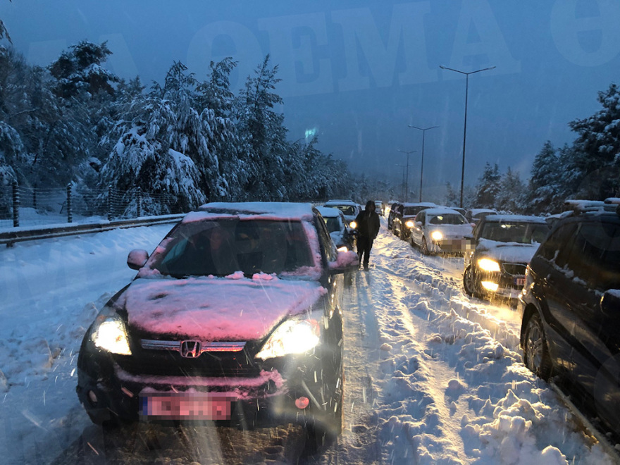Κακοκαιρία «Ζηνοβία»: Νύχτα αγωνίας - Σε επιφυλακή για να μην κλείσει πάλι η Αθηνών-Λαμίας 