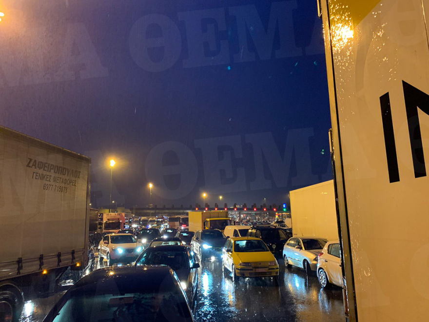 Κακοκαιρία «Ζηνοβία»: Νύχτα αγωνίας - Σε επιφυλακή για να μην κλείσει πάλι η Αθηνών-Λαμίας 