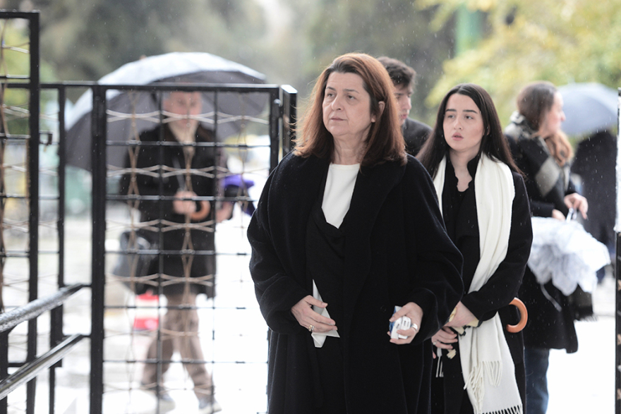 Θάνος Μικρούτσικος: Το τελευταίο αντίο