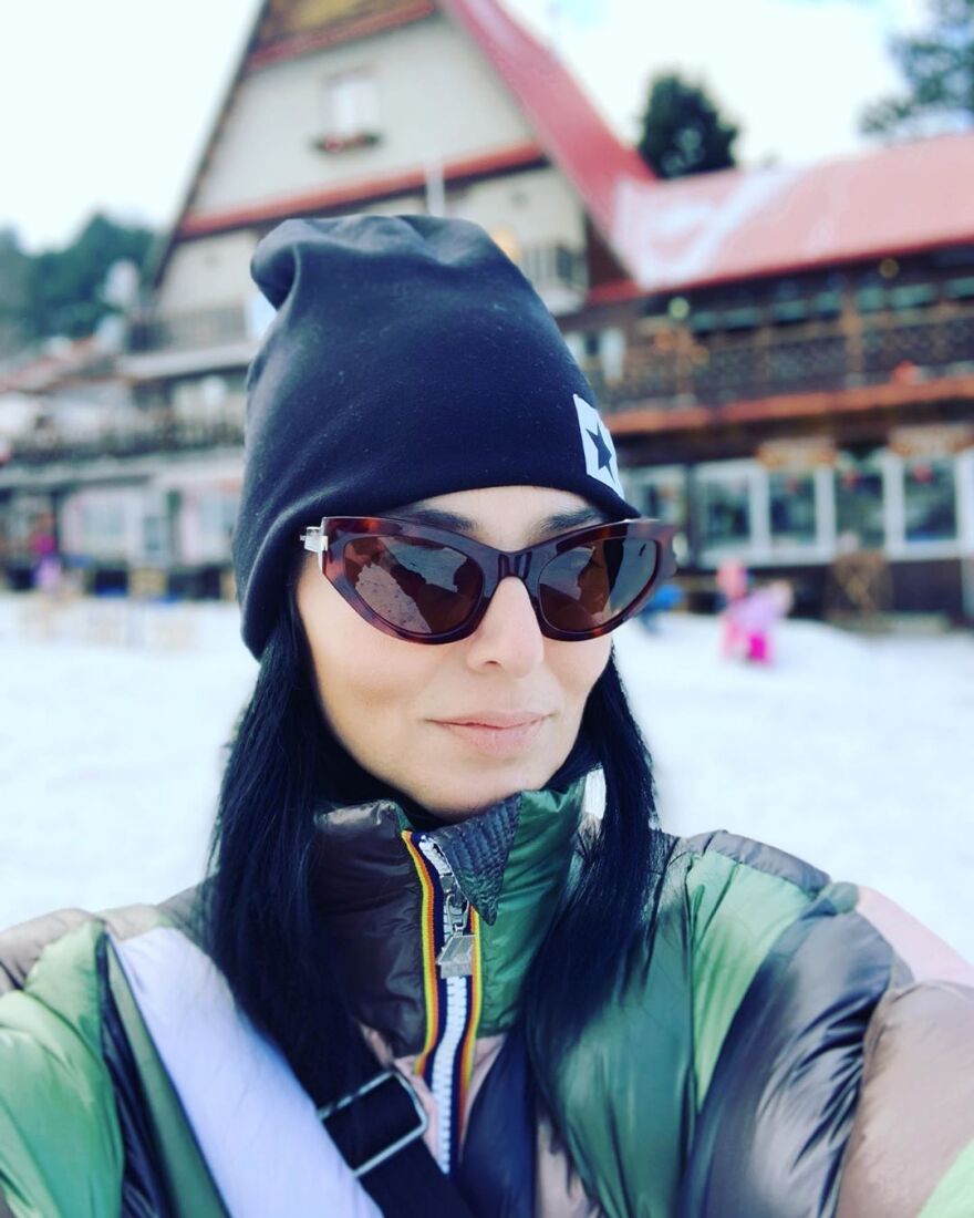 Η Ζενεβιέβ Μαζαρί «τρολάρει» την κακοκαιρία «Ζηνοβία»