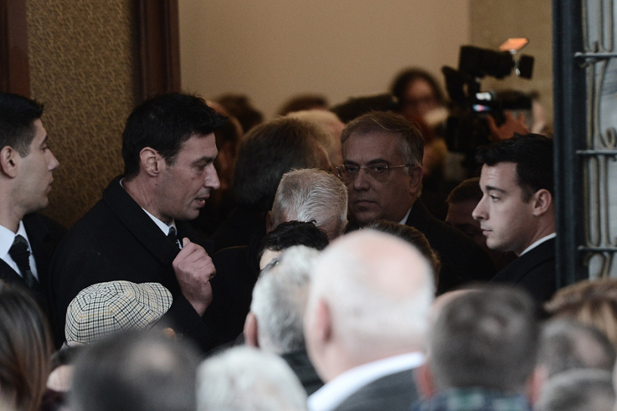 Θάνος Μικρούτσικος: Πλημμυρισμένο από τη μουσική του το τελευταίο αντίο