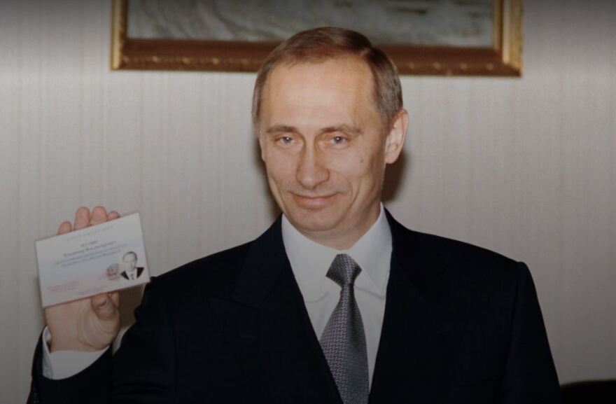 Ο Πούτιν κλείνει 20 χρόνια στο Κρεμλίνο και το γιορτάζει με αφιέρωμα-έπος και αδημοσίευτες φωτογραφίες