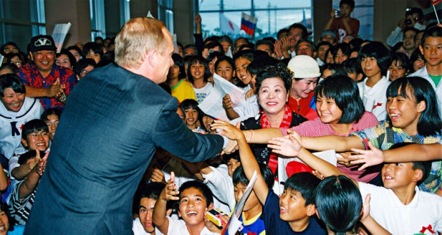 Ο Πούτιν κλείνει 20 χρόνια στο Κρεμλίνο και το γιορτάζει με αφιέρωμα-έπος και αδημοσίευτες φωτογραφίες