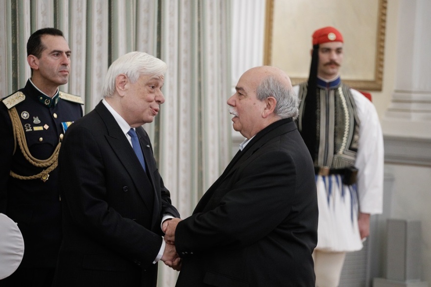 Προεδρικό Μέγαρο: Οι ευχές στον Παυλόπουλο, οι απουσίες και οι διάλογοι