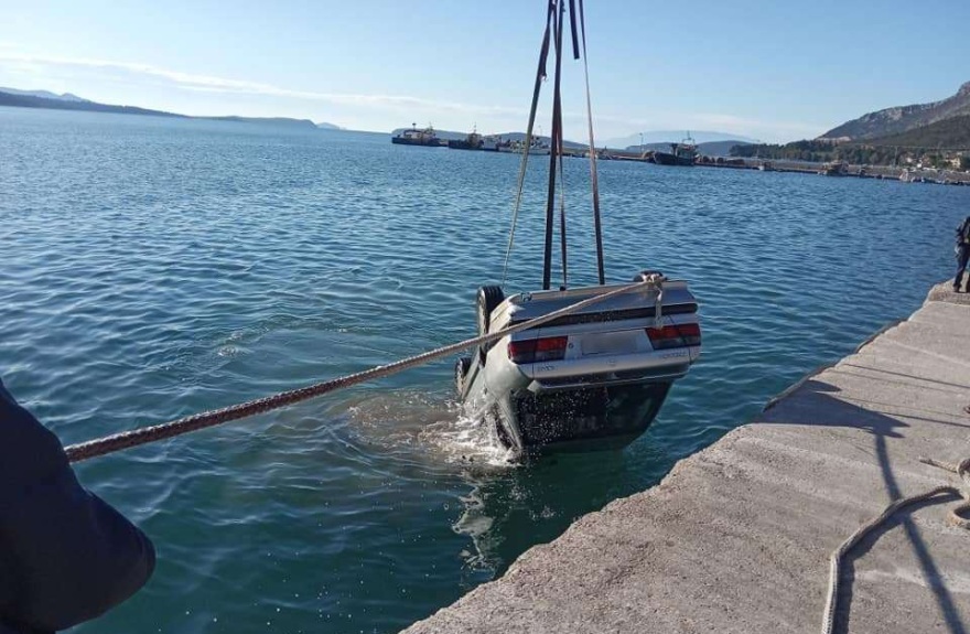 Αυτοκίνητο έπεσε στο λιμάνι του Αστακού - Σώος ο οδηγός