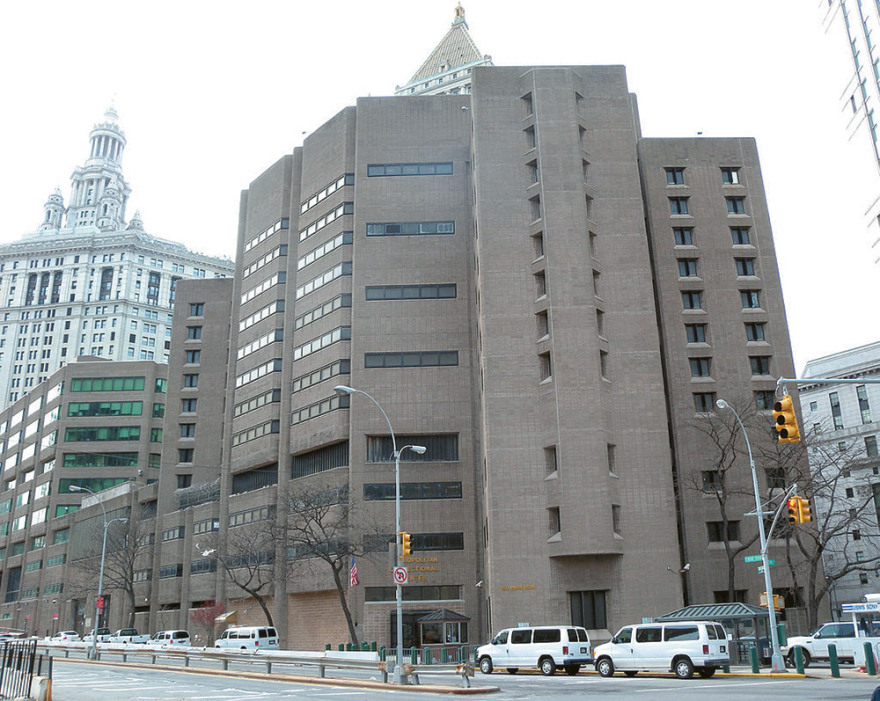 Ντεμάν - Λαβίδας: Χριστούγεννα  στο «Γκουαντάναμο της Νέας Υόρκης»