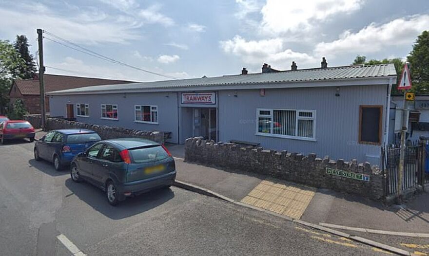 Νίκολας Κέιτζ: Βγήκε την Πρωτοχρονιά σε μια μικρή παμπ της Αγγλίας και τους κέρασε όλους