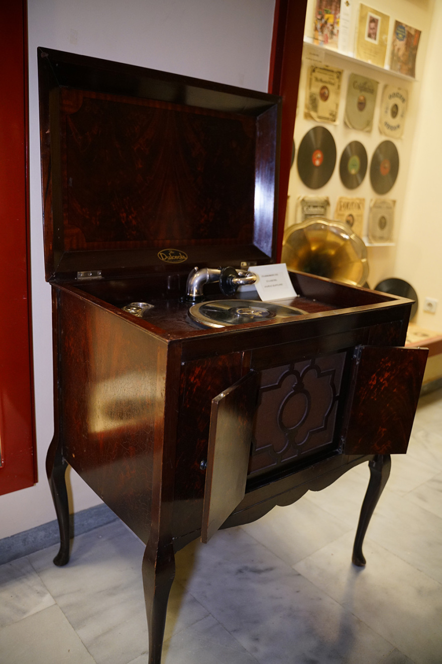 «CANVAS»: Η μεγαλύτερη έκθεση βινυλίου στο Αγρίνιο