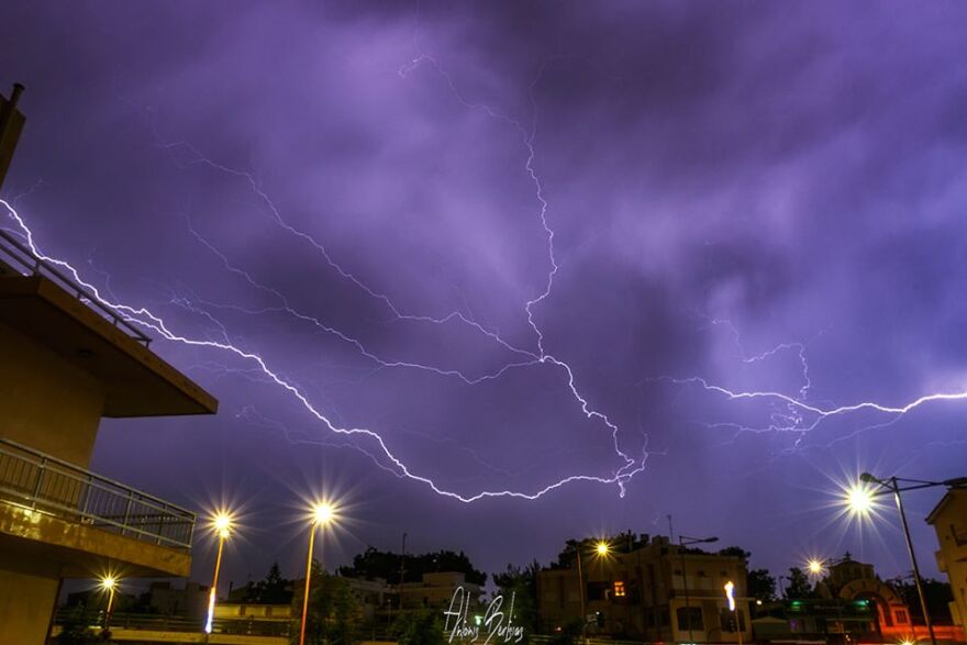 Στο έλεος της κακοκαιρίας η Κρήτη: Κεραυνοί έκαναν τη νύχτα... μέρα! (φωτ)