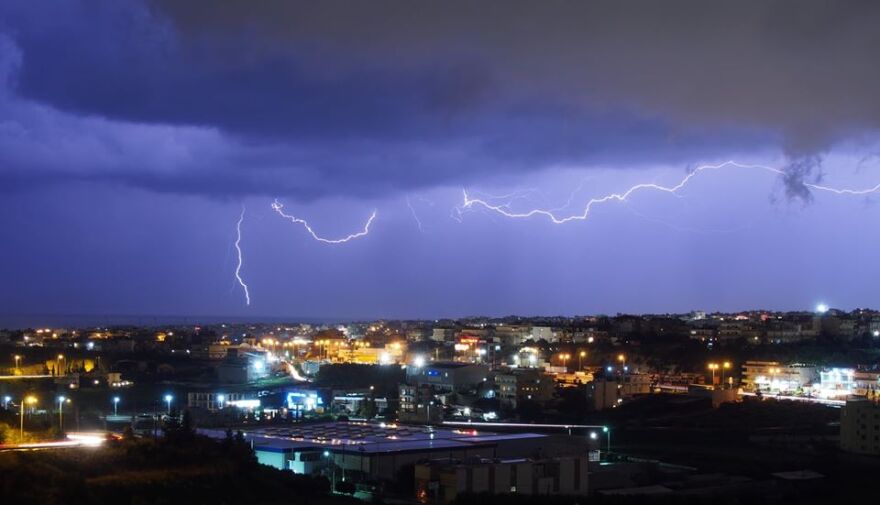Στο έλεος της κακοκαιρίας η Κρήτη: Κεραυνοί έκαναν τη νύχτα... μέρα! (φωτ)
