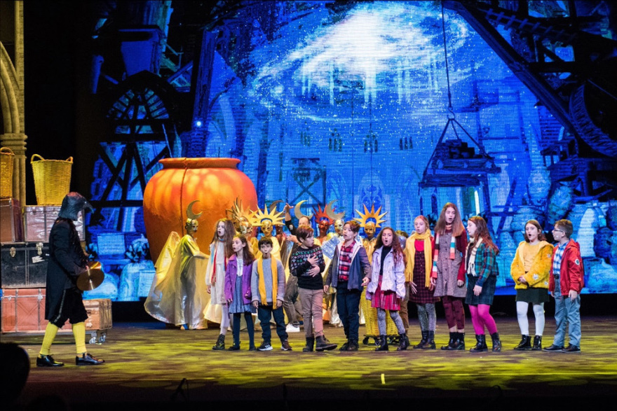 Φρικαντέλα του Ευγενίου Τριβιζά: Η μάγισσα που μισούσε τα κάλαντα