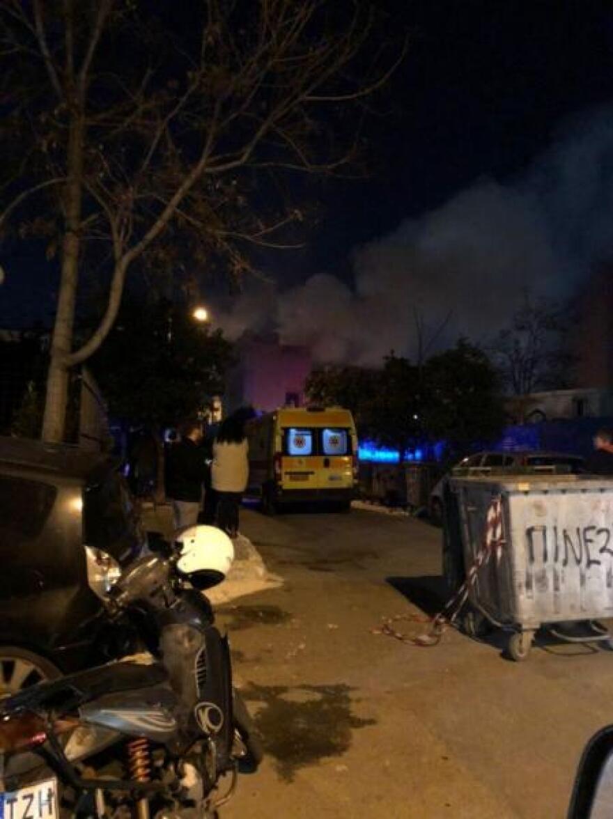 Τραγωδία στον Πειραιά: Νεκρό παιδί σε πυρκαγιά