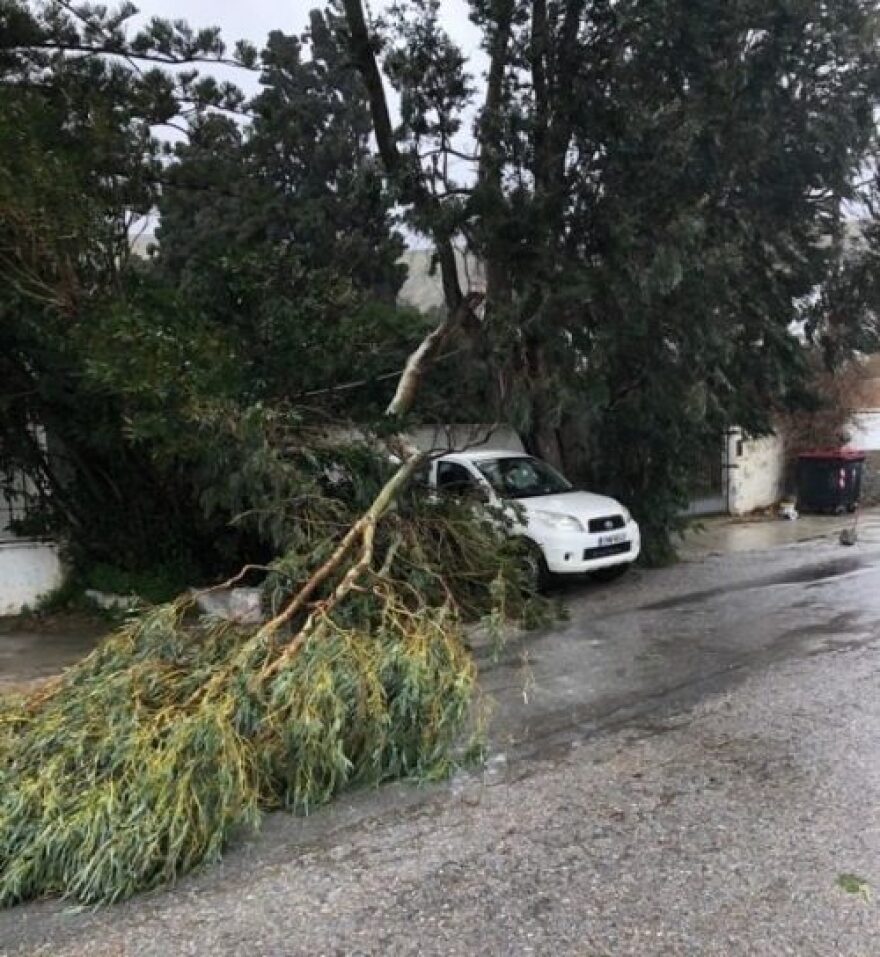Κακοκαιρία Ηφαιστίων: Χωρίς ρεύμα Άνδρος και Τήνος