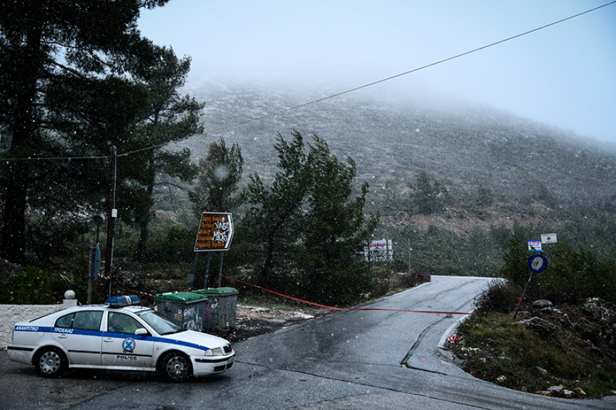 Κακοκαιρία «Ηφαιστίων»: Σε κλοιό ψύχους η χώρα, κλειστοί δρόμοι, δεμένα τα πλοία στα λιμάνια