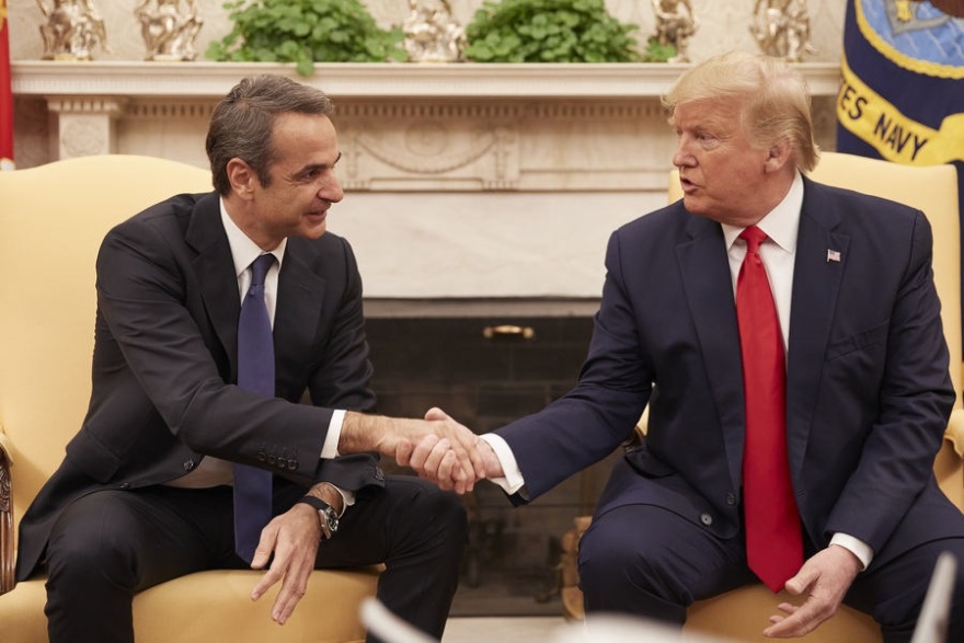 Καρέ - καρέ η επίσκεψη Μητσοτάκη στον Λευκό Οίκο- Jumpsuit επέλεξαν Μελάνια και Μαρέβα