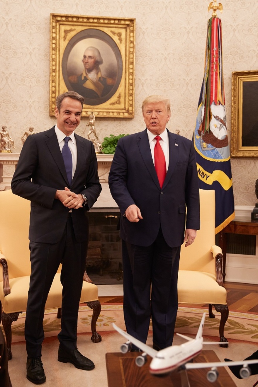 Καρέ - καρέ η επίσκεψη Μητσοτάκη στον Λευκό Οίκο- Jumpsuit επέλεξαν Μελάνια και Μαρέβα