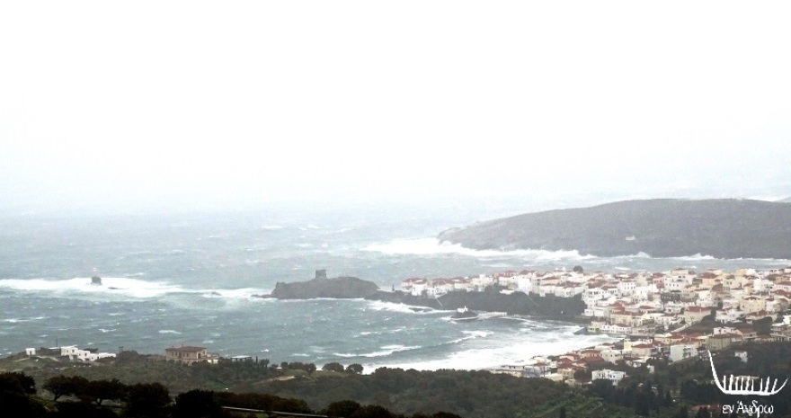 Καιρός: Η κακοκαιρία υποχωρεί αλλά θα χιονίσει και σήμερα - Πού «έπεσε» η θερμοκρασία στους -14