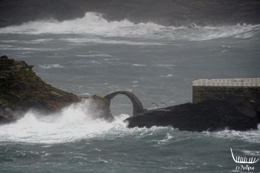 Καιρός: Η κακοκαιρία υποχωρεί αλλά θα χιονίσει και σήμερα - Πού «έπεσε» η θερμοκρασία στους -14