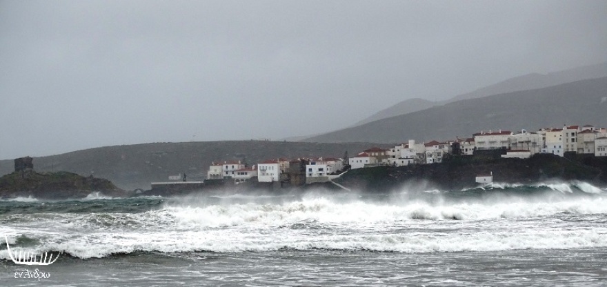 Καιρός: Η κακοκαιρία υποχωρεί αλλά θα χιονίσει και σήμερα - Πού «έπεσε» η θερμοκρασία στους -14