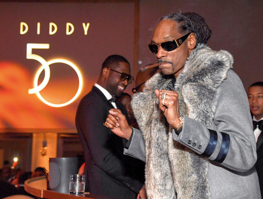 Snoop Dogg: Ο «βασιλιάς της μαριχουάνας» ανακοίνωσε ότι κόβει το κάπνισμα και δεν σταματούν να τον τρολάρουν 