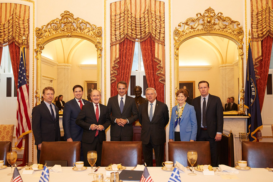 ΗΠΑ: Ο Μητσοτάκης ενημέρωσε Πελόζι - Μενέντεζ για τις τουρκικές προκλήσεις