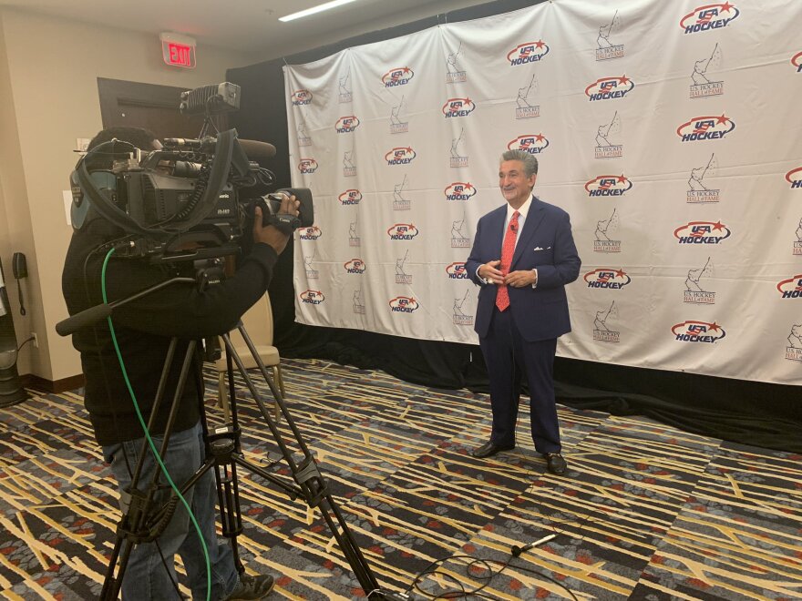 Αυτός είναι ο Ελληνοαμερικανός επιχειρηματίας που προσκάλεσε τον Μητσοτάκη σε αγώνα ΝΒΑ 