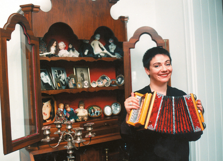 «Η αδελφή μου Μαλβίνα Κάραλη»: Οι άγνωστες ιστορίες που δεν ειπώθηκαν ποτέ