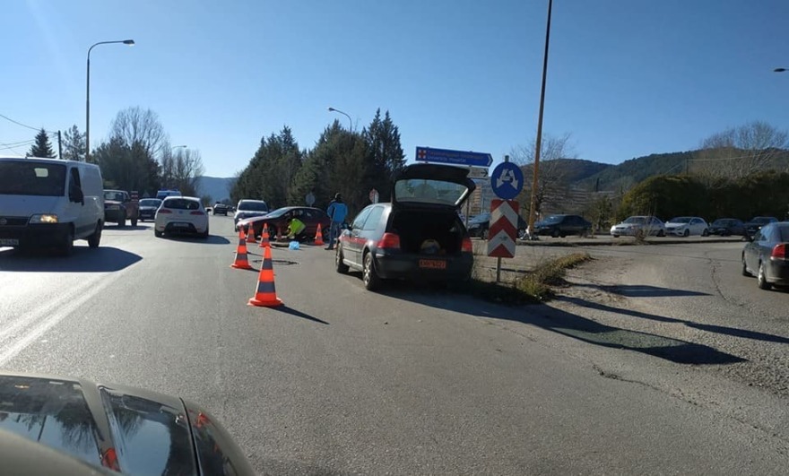 Ιωάννινα: Άνοιξε «κρατήρας» σε λεωφόρο - Δείτε φωτογραφίες