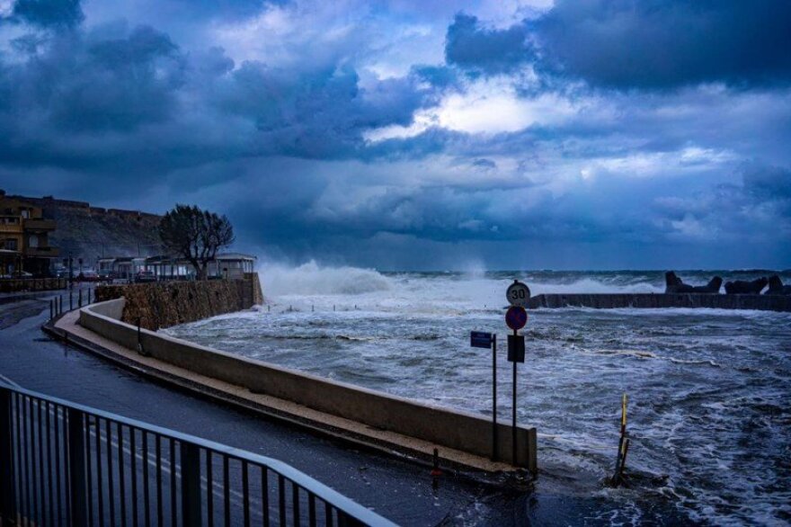 Ο «Ηφαιστίων»... σάρωσε την Κρήτη στο πέρασμά του 