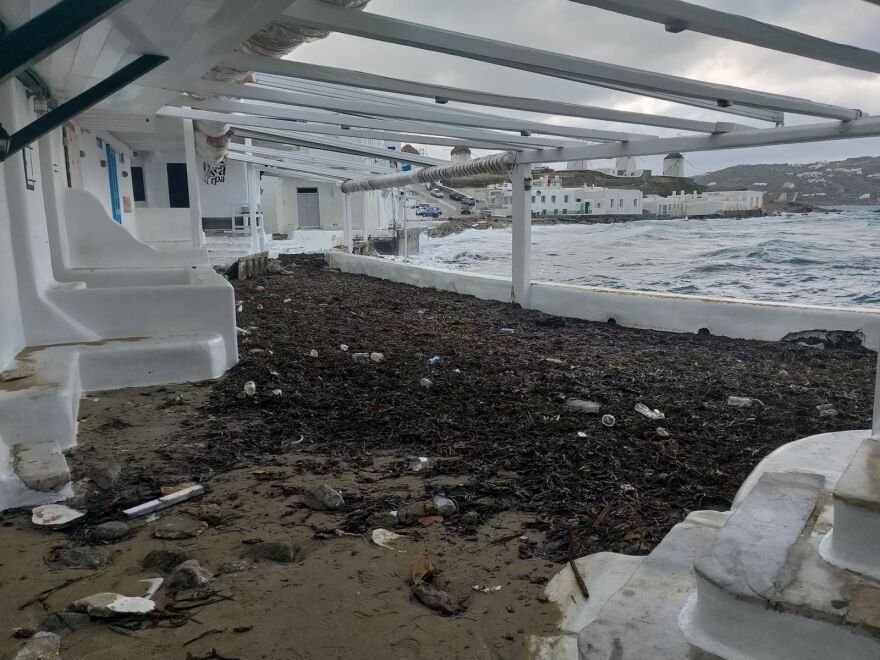 Ζημιές στη Μύκονο από την κακοκαιρία «Ηφαιστίων»