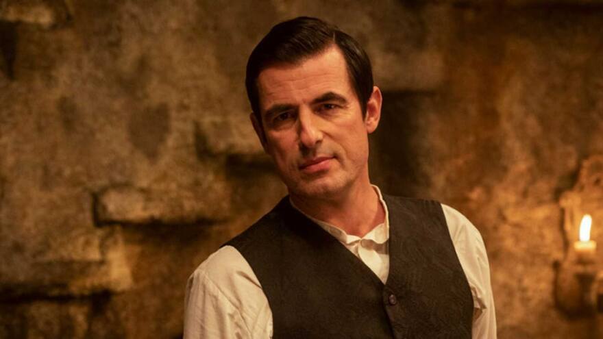 «Έξυπνες» διαφημιστικές πινακίδες για το «Dracula» του BBC αποκαλύπτουν τα μυστικά τους... μόνο το βράδυ!