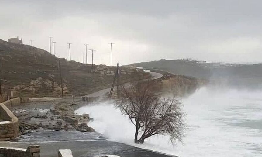 Ζημιές στη Μύκονο από την κακοκαιρία «Ηφαιστίων»