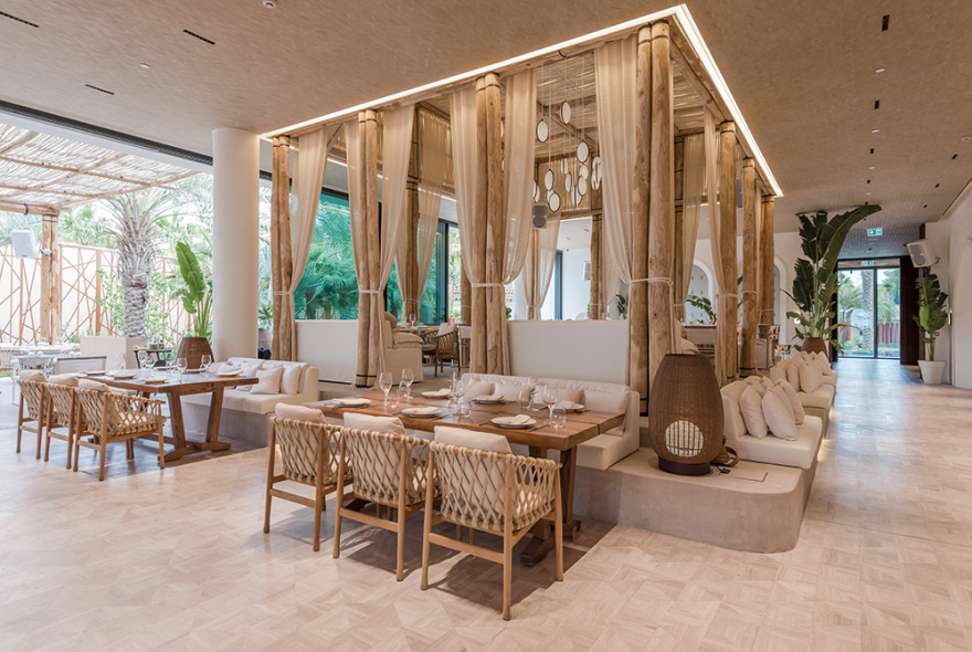 Nammos Dubai:  Η Ψαρού πήγε στα Εμιράτα