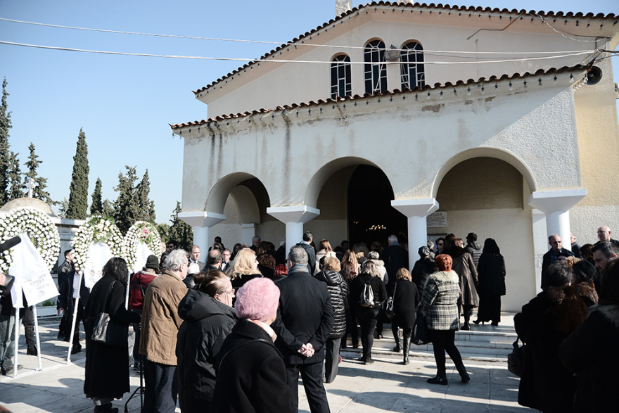 Έρρικα Μπρόγιερ: Θλίψη στο «τελευταίο αντίο» στο Νεκροταφείο Ζωγράφου