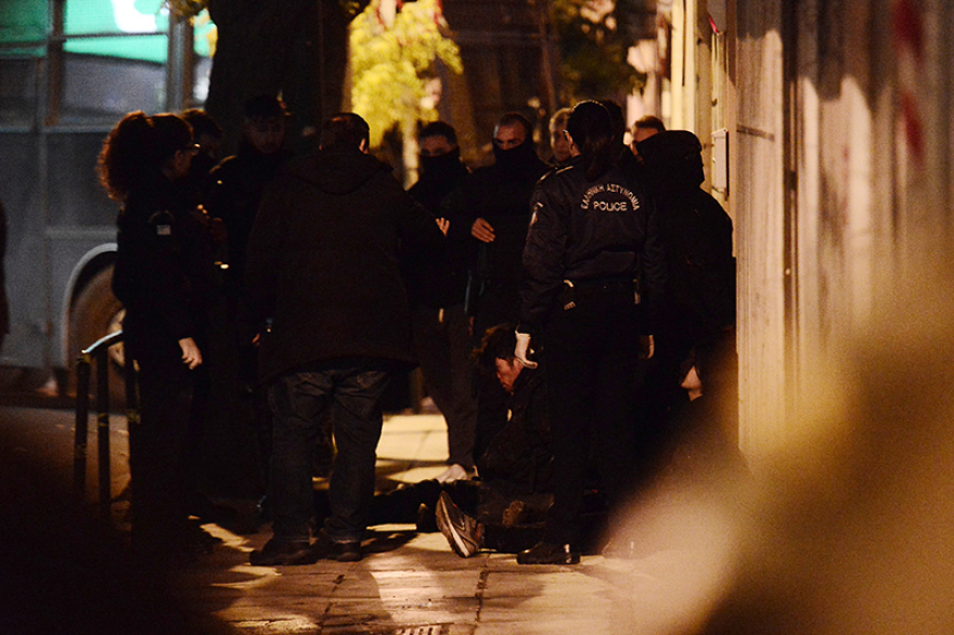 Επιχείρηση της αστυνομίας στο Κουκάκι: Εκκενώθηκαν τα κτήρια της Ματρόζου και της Παναιτωλίου