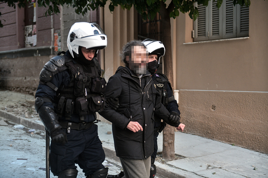 Επιχείρηση της αστυνομίας στο Κουκάκι: Εκκενώθηκαν τα κτήρια της Ματρόζου και της Παναιτωλίου