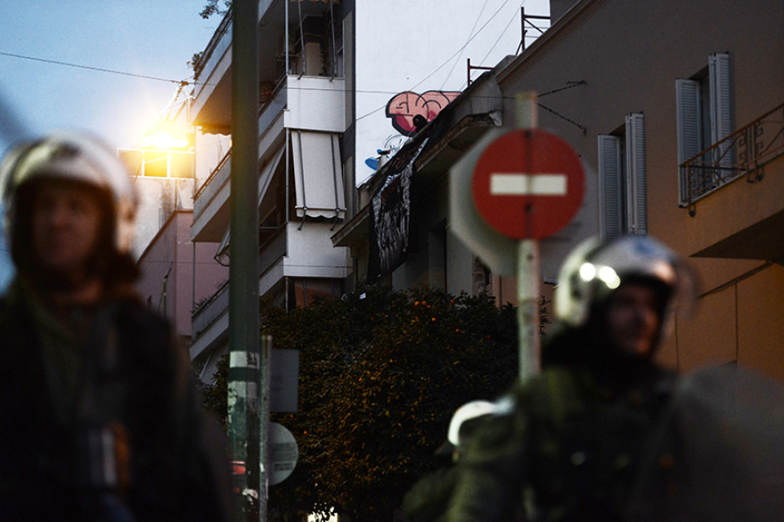 Επιχείρηση της αστυνομίας στο Κουκάκι: Εκκενώθηκαν τα κτήρια της Ματρόζου και της Παναιτωλίου