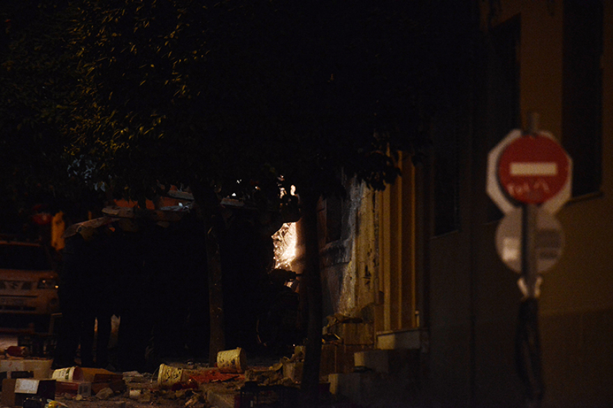 Επιχείρηση της αστυνομίας στο Κουκάκι: Εκκενώθηκαν τα κτήρια της Ματρόζου και της Παναιτωλίου