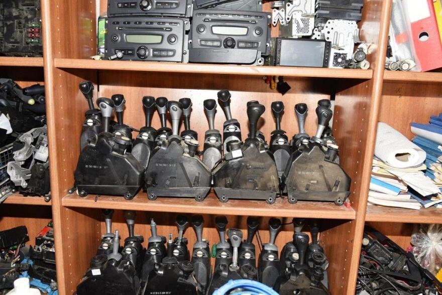 Ασπρόπυργος: 39χρονος έκλεβε αμάξια, τα αποσυναρμολογούσε και πουλούσε τα ανταλλακτικά τους 