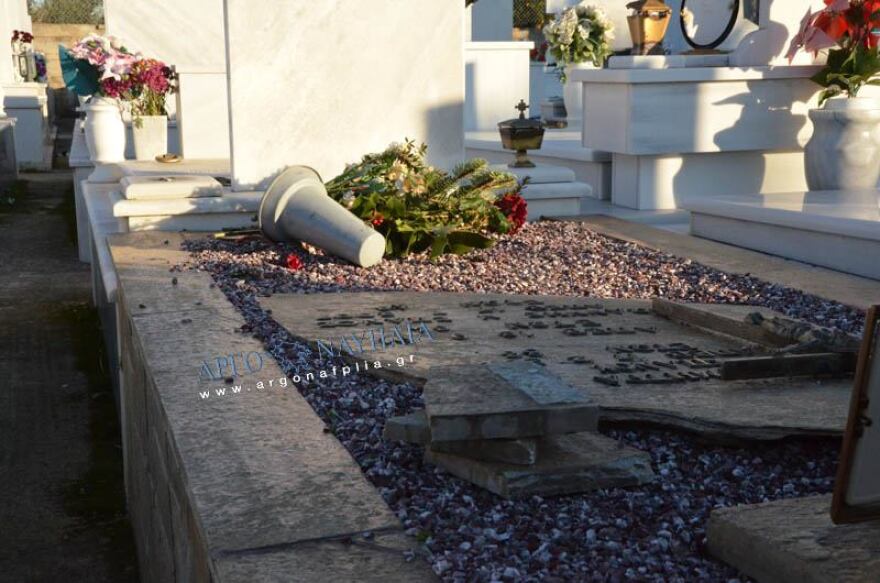 Άργος: Πρωτοφανής λεηλασία 100 μνημάτων σε νεκροταφείο!