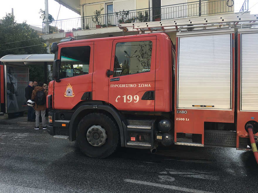 Φωτιά σε διαμέρισμα στα Μελίσσια – Απεγκλωβίστηκαν τέσσερις: «Περιμέναμε με τις πετσέτες στο στόμα»