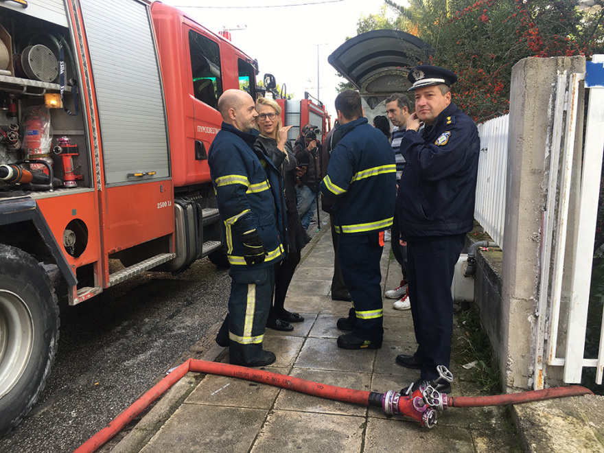 Φωτιά σε διαμέρισμα στα Μελίσσια – Απεγκλωβίστηκαν τέσσερις: «Περιμέναμε με τις πετσέτες στο στόμα»