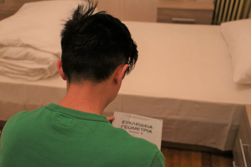 Ο 17χρονος Αφγανός πρόσφυγας που θέλει να γίνει πληροφορικάριος