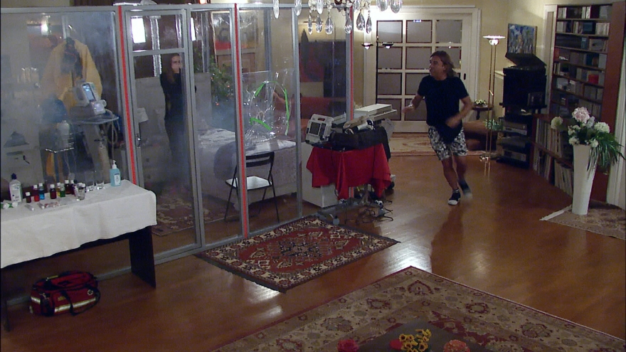 «Best Friend’s Fear»: Ο Τρύφωνας Σαμαράς ανακαλύπτει τι σημαίνει «το πιστολάκι του τρόμου»