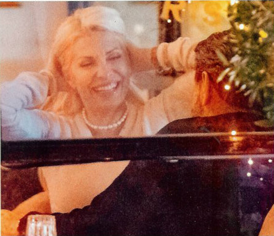 Ελένη Μενεγάκη - Γιάννης Λάτσιος: Η σπάνια κοινή έξοδος δέκα χρόνια μετά τον χωρισμό τους - Δείτε φωτογραφίες