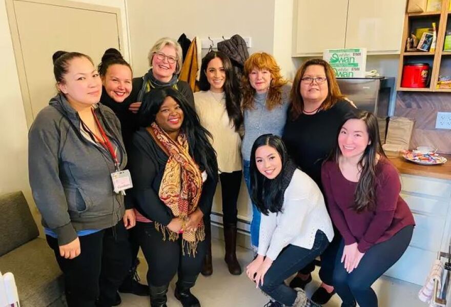 Megxit: Χαμογελαστή στο Βανκούβερ η Μέγκαν